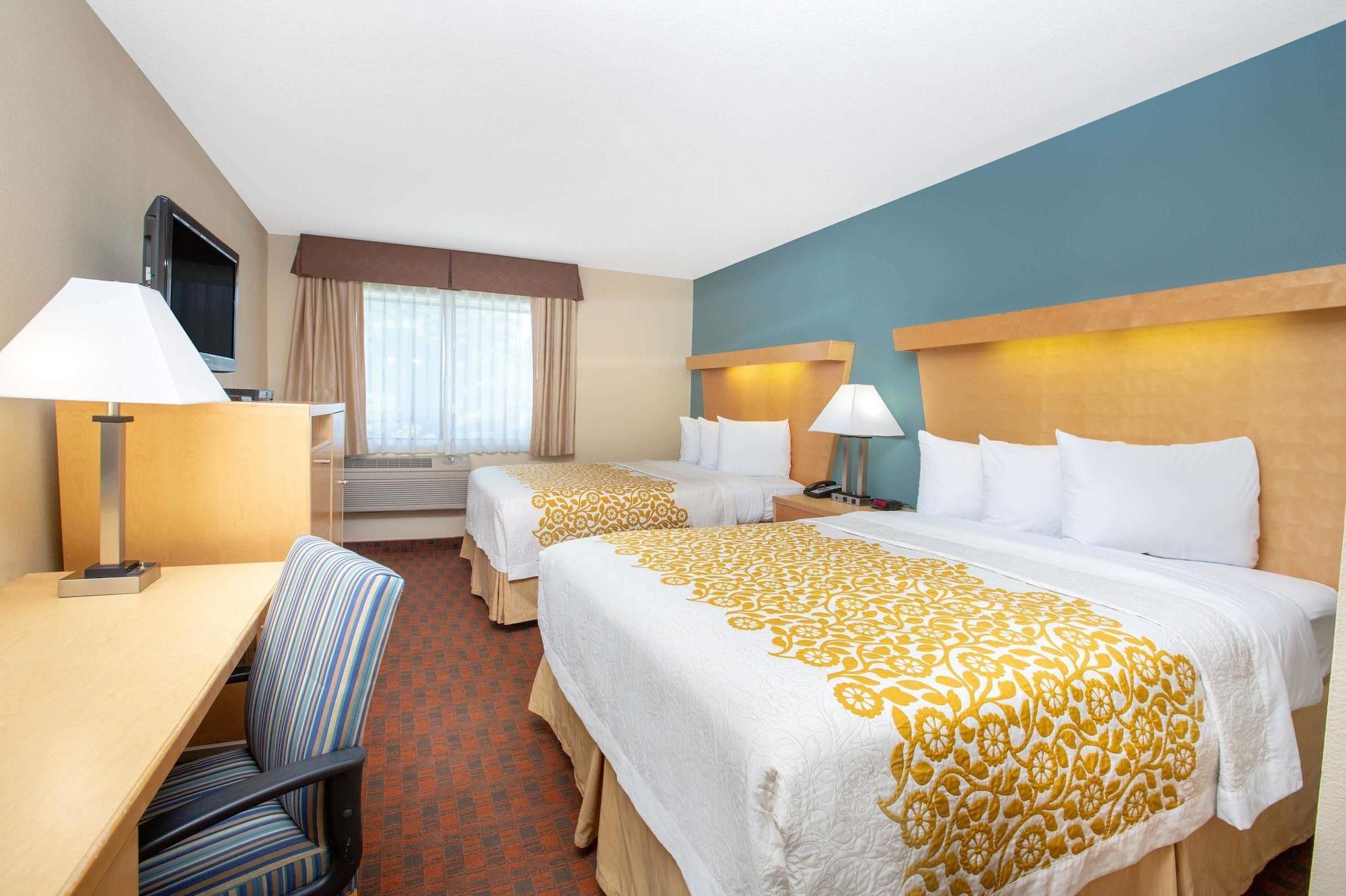 Days Inn By Wyndham Woodland Exterior photo