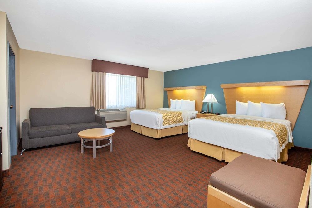 Days Inn By Wyndham Woodland Exterior photo